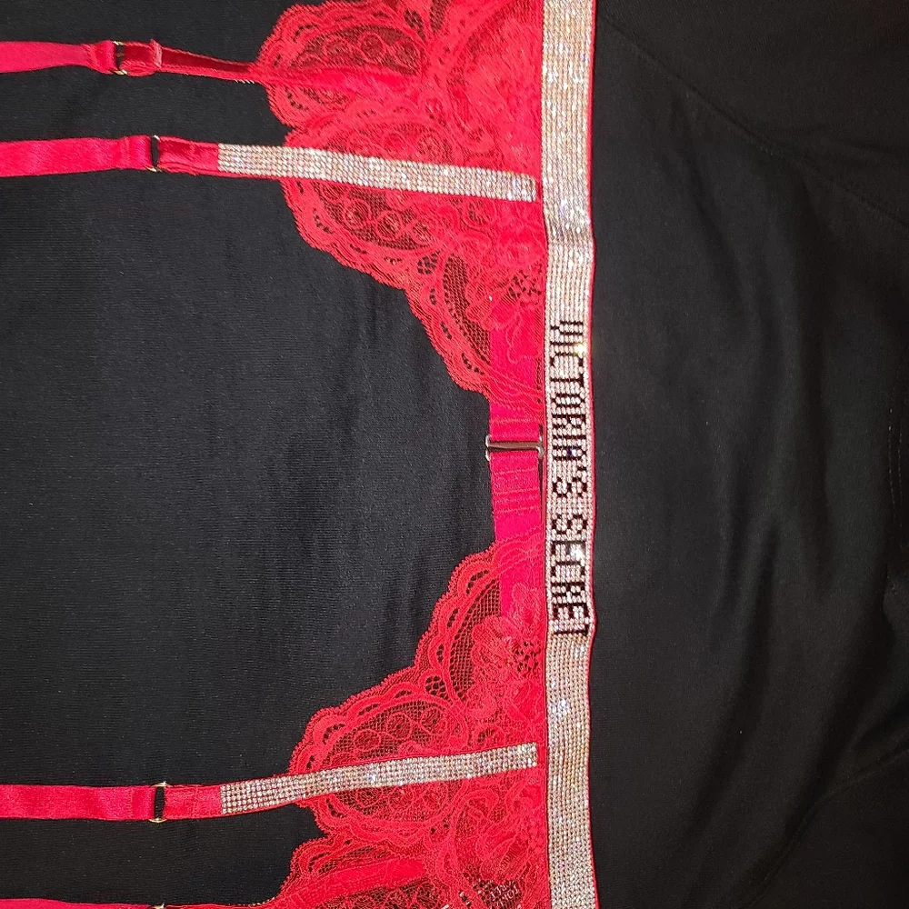 Victoria Secret - Picture 4 of 15